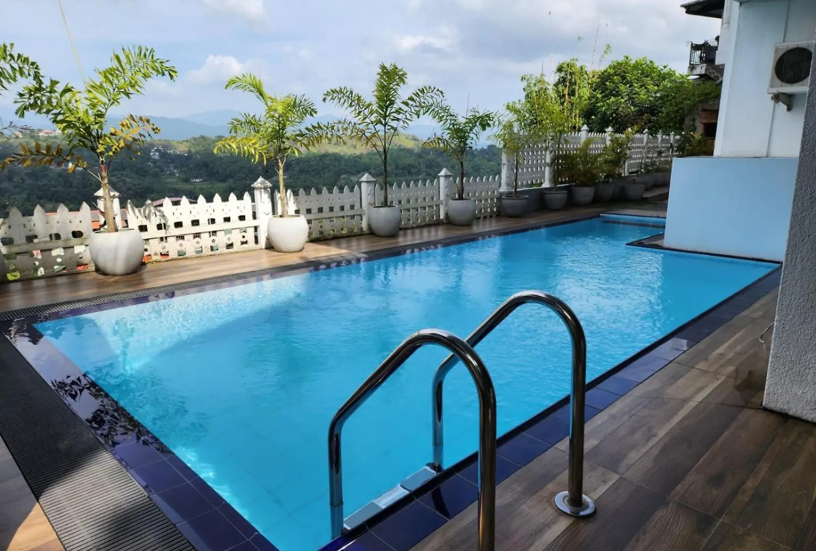 Kandy Royal Resort contacts